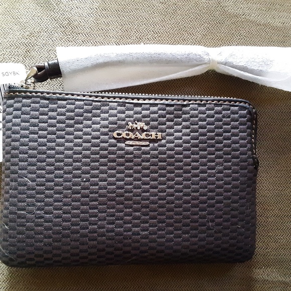 Coach Handbags - 👉❣COACH WRISTLET ❣👈
